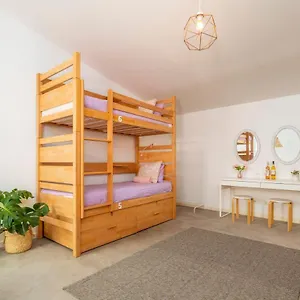 https://female-hostel.hotelaalgarve.com