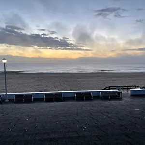 https://ocean-front-nancy-claire-1-bunker.ocean-city-hotels.net
