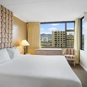 https://waikiki-banyan-mtn-view-steps-to-the-beach.hotelsinhawaii.org
